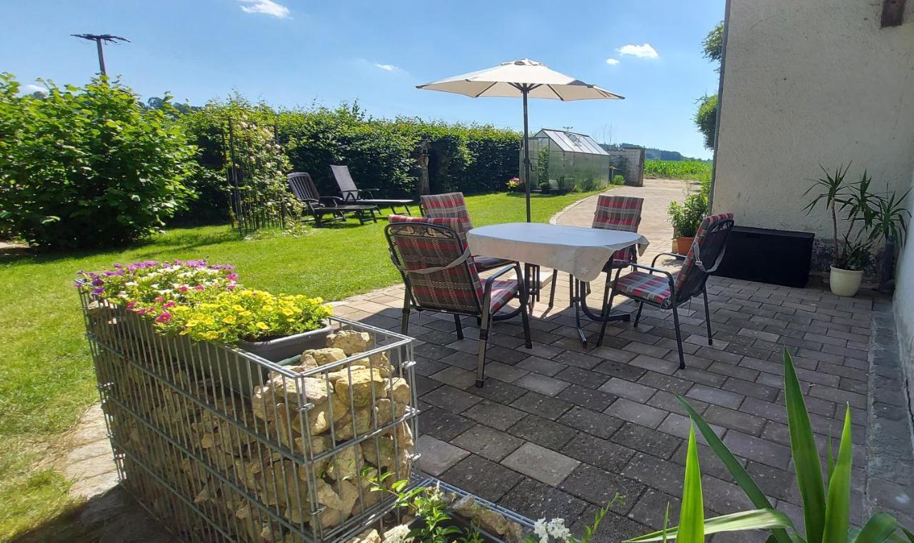 Apartment Ruhig Gelegene Im Gruenen Mit Terrasse Und Kleinem Garten *